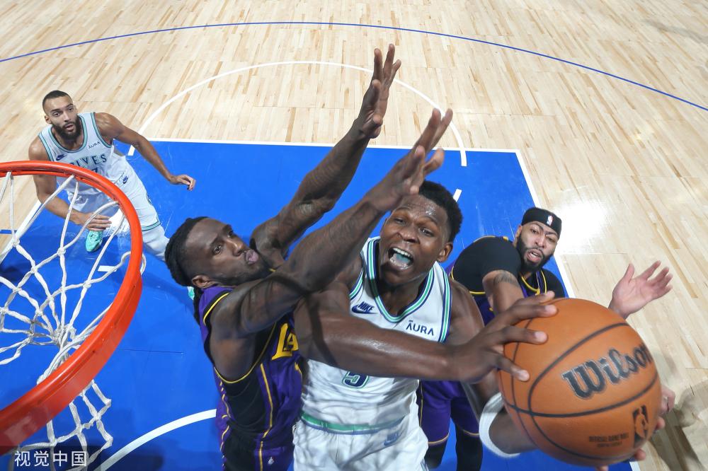 冷静和自信 冷静和自信