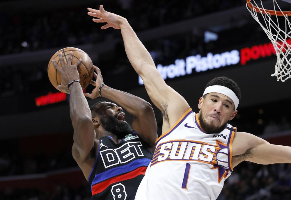 他在更衣室 他在更衣室