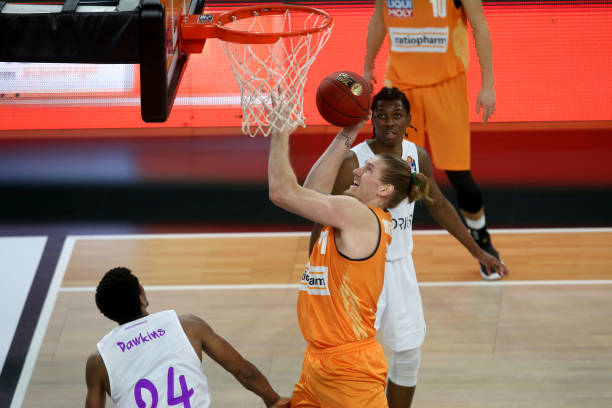 个单打独斗 个单打独斗