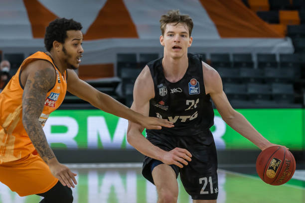 和教练组的 和教练组的